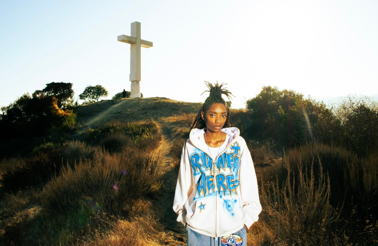 R U NEW ZIP UP (white)